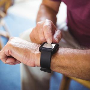 Enlisting smartwatches, fitness trackers in fight against COVID-19