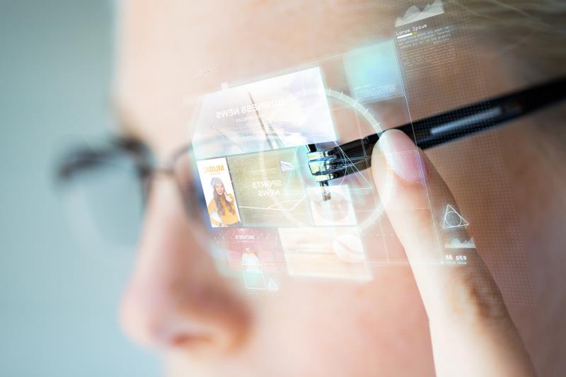 Blue-blocking lenses do little for digital eye strain