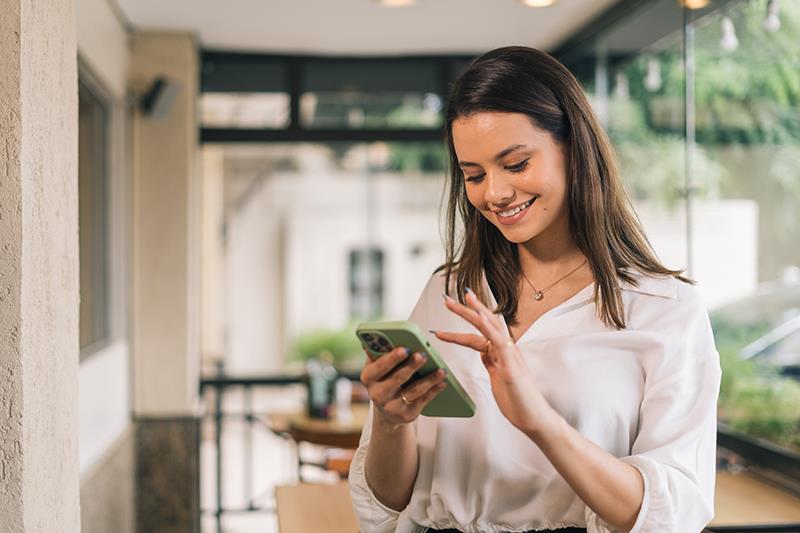 Which factors are linked to dating app use for sexual hookups?