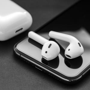 Smartphone-bundled earphones may double as low-cost hearing aids