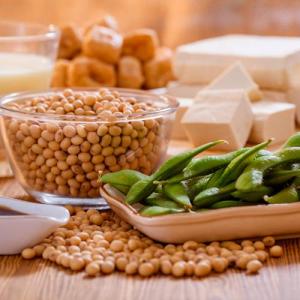 Soy intake linked to fewer vasomotor menopausal symptoms in midlife women