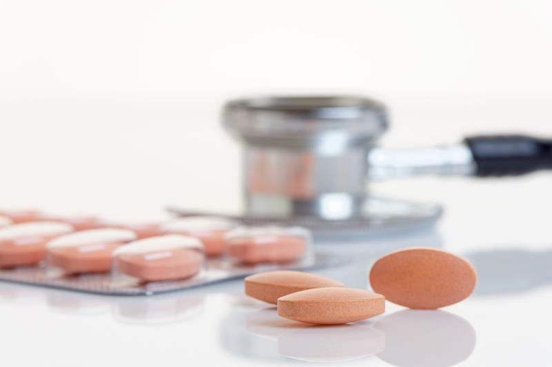 Statins tied to adverse events, but risk does not outweigh benefits in preventing CVD