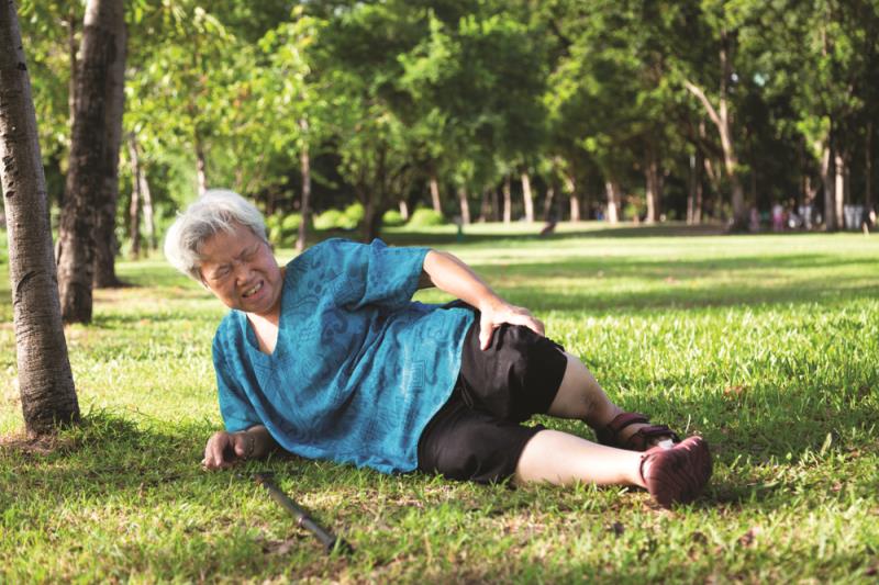 Computer-assisted rapid movement training beneficial for fall prevention after stroke