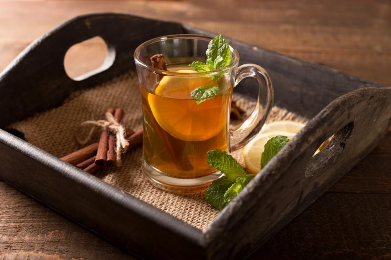 Clear liquids and caffeine-free teas make good remedies for stomach flu.