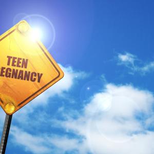 Does teen pregnancy foretell subsequent risk of premature death?