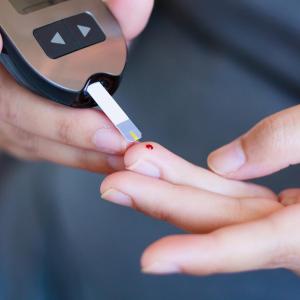 High 1-hour glucose load impairs insulin secretion in men