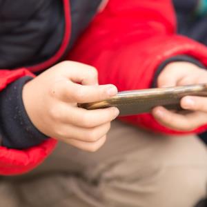 Longer screen time makes kids big around the belly