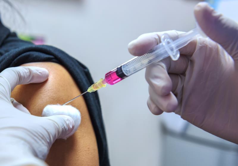 Influenza vaccination ups risk for bursitis