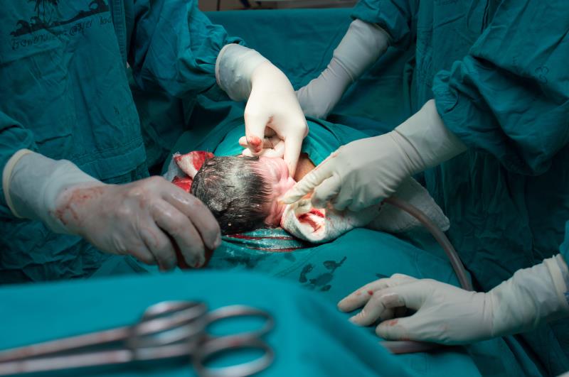 Hyperemesis gravidarum aggravates nausea, vomiting after caesarean delivery