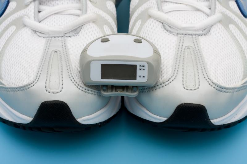 Pedometer monitoring encourages walking in dialysis patients in short term