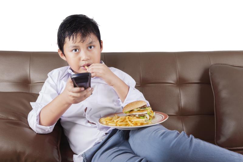 Eating in front of TV, skipping meal tied to low self-esteem in children