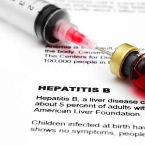 Antiviral therapy lowers cirrhosis risk in noncirrhotic HBV patients